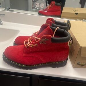 Brand new. Very stylish.